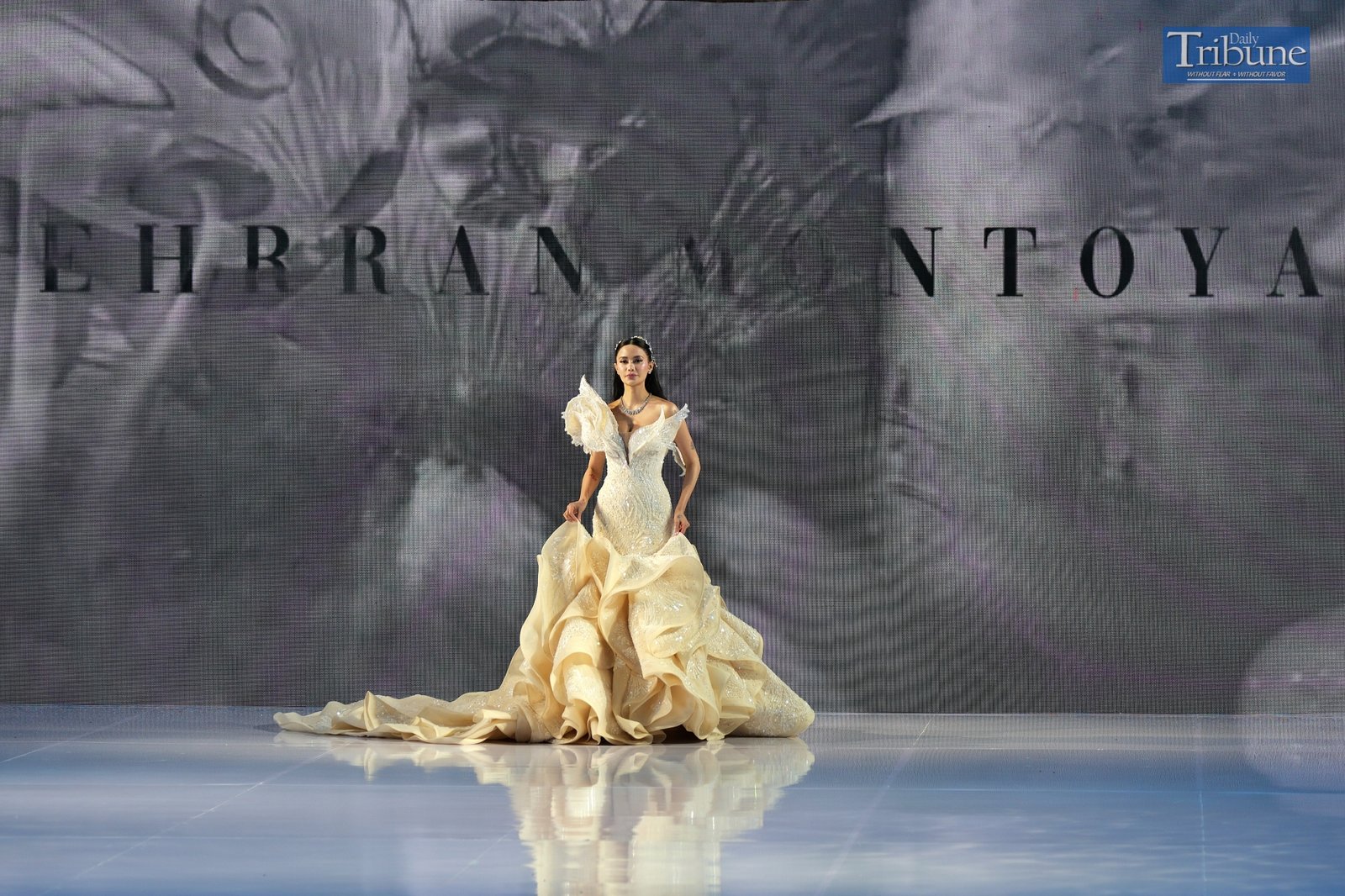 TRIBUNE-BRIDALFAIR